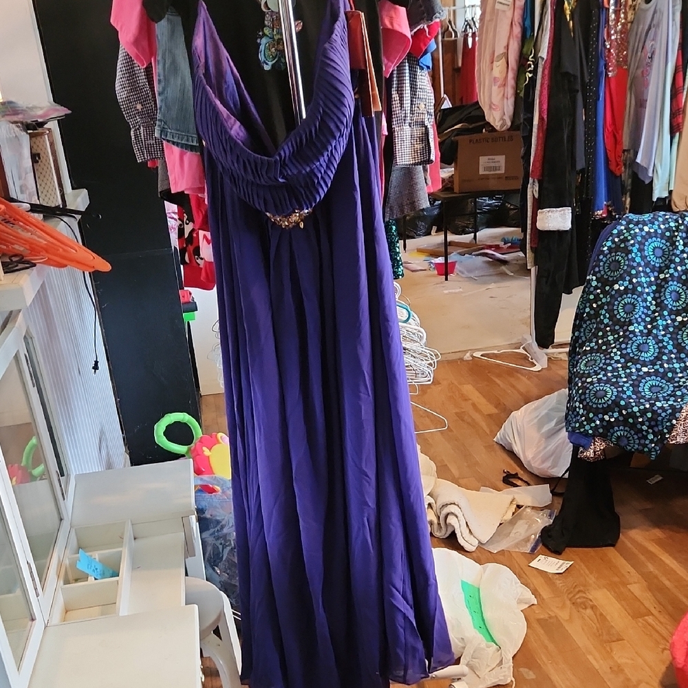 NWT Strapless Elegant Purple Evening Gown Mayqueen Size 26